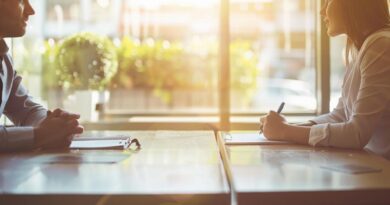 Comment devenir accompagnateur de parcours VAE : formation et compétences essentielles